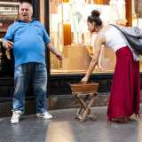 ...quello che servir� a raccogliere gli spiccioli depositati da chi apprezza i suoi "live"